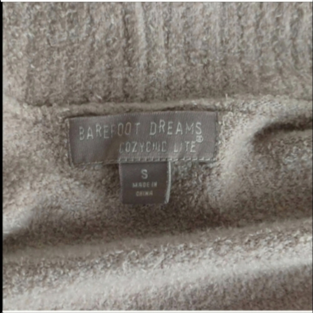 Barefoot dreams Chic light open front sweater - Picture 4 of 5